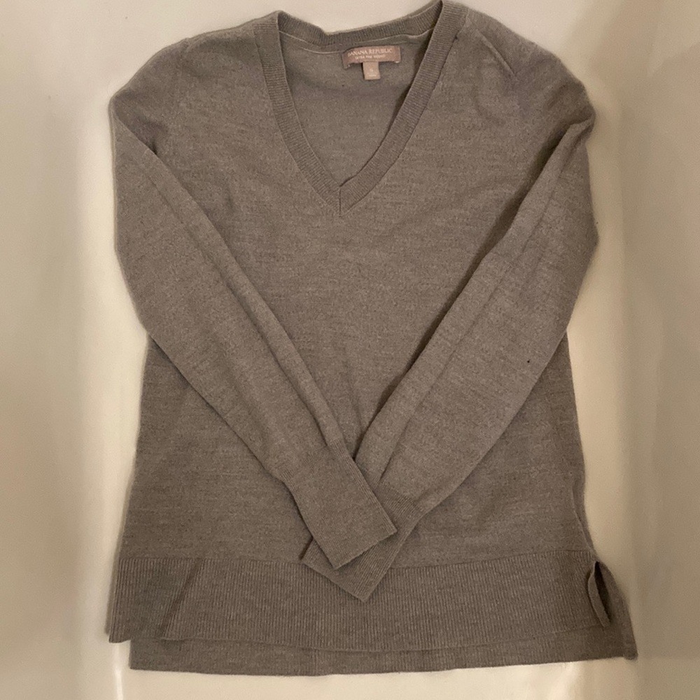 NWOT Banana Republic Extra Fine Merino Wool Sweater in Light Grey Size S